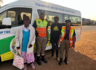 Chain of Kindness, Citizen and TMPD officers reunite elderly woman with family TMPD officers with the elderly woman and her son